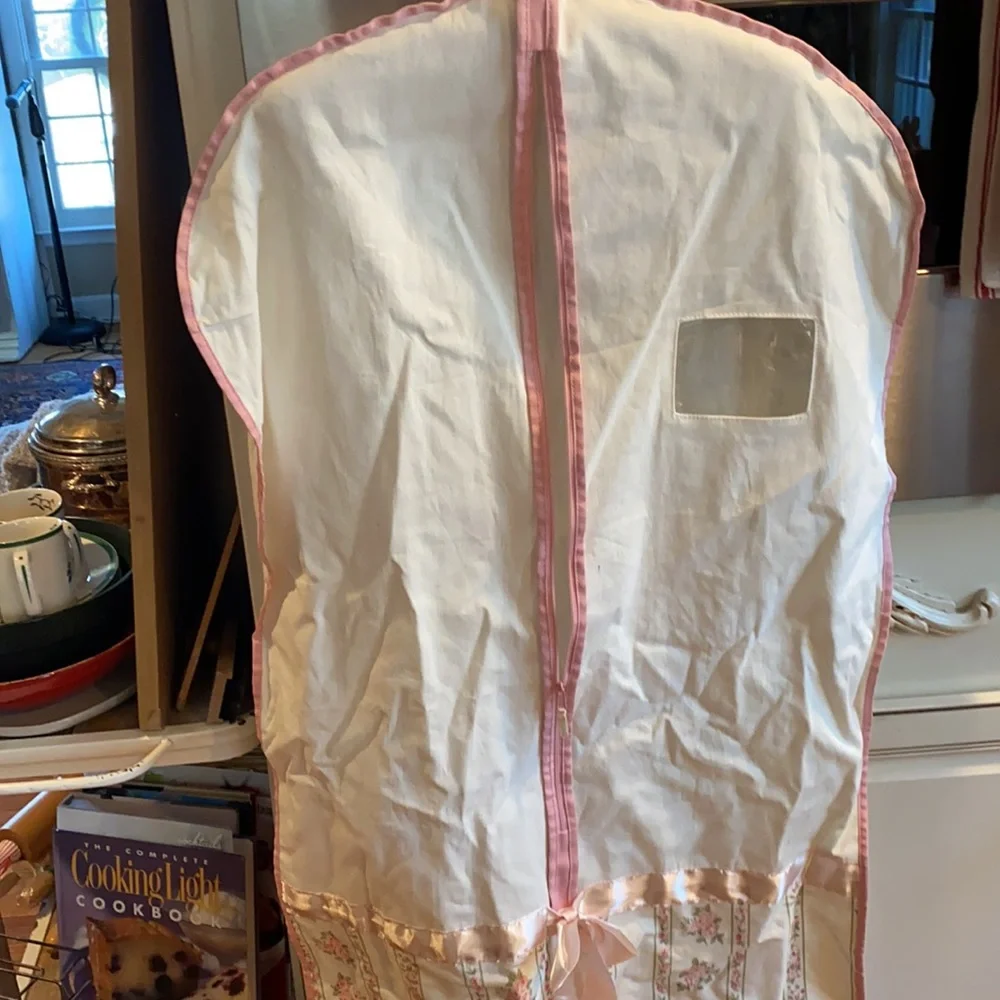 NWOT SHABBY CHIC GARMENT BAG - RARE TO FIND NEW